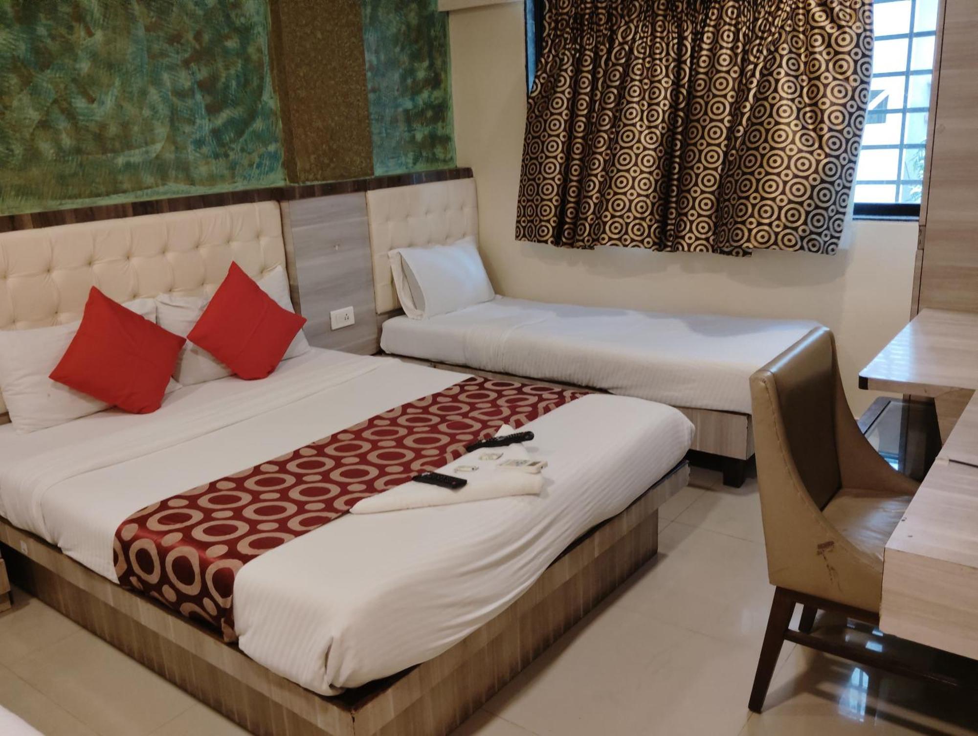 Hotel Golden Park Near Nesco - Mumbai, Mumbai